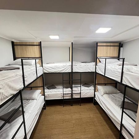Like Hostel Chişinǎu Buitenkant foto